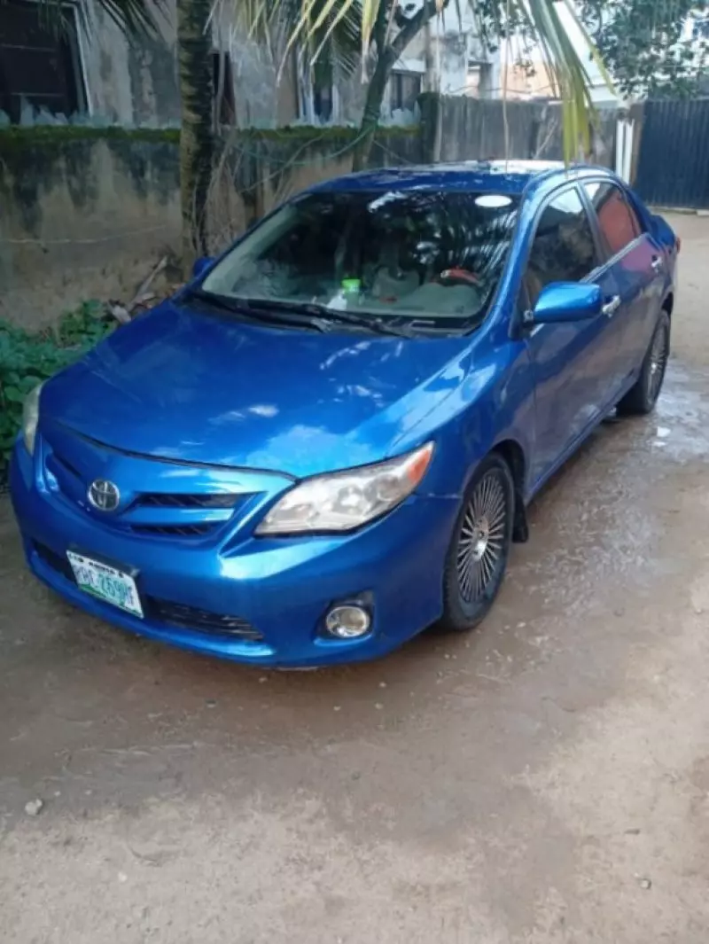 TOYOTA Corolla - 2010