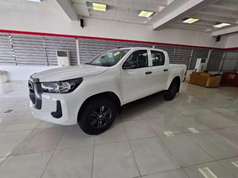 Toyota Hilux   - 2025
