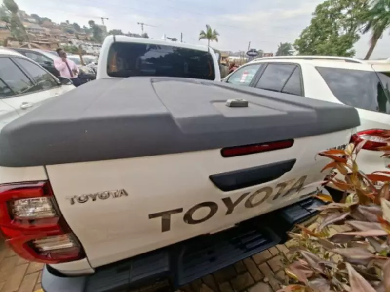 TOYOTA Hilux    - 2022