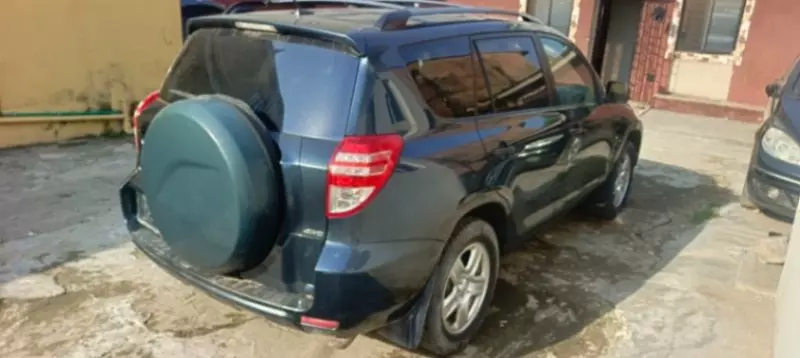 Toyota RAV 4   - 2010