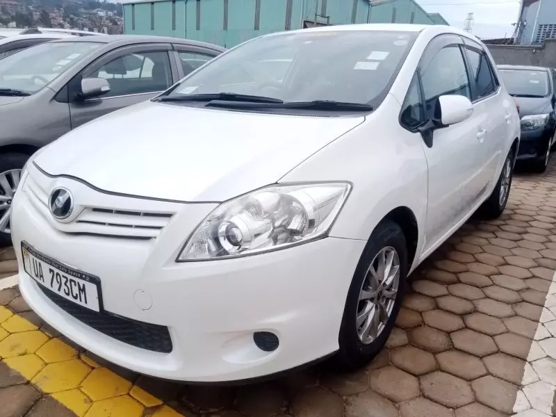 Toyota Auris   - 2010