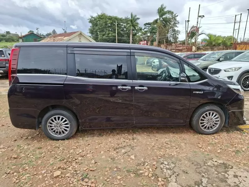 Toyota esquire   - 2016