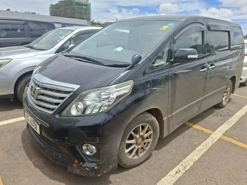 Toyota Alphard   - 2011