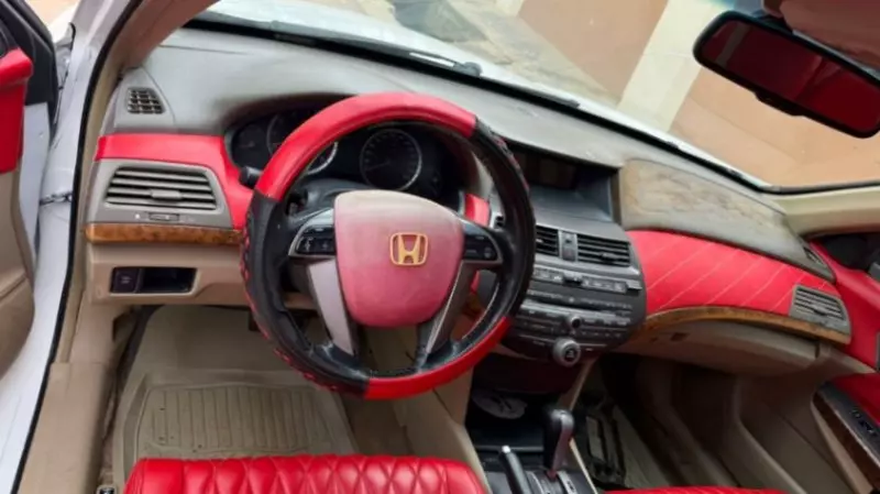 Honda Accord - 2009