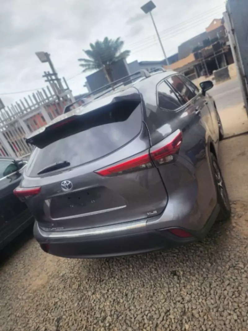 TOYOTA Highlander   - 2020