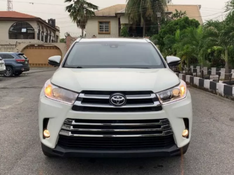 Toyota Highlander   - 2017