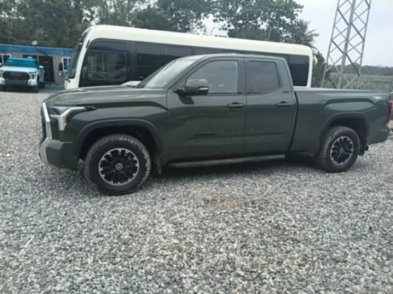 TOYOTA Tundra   - 2022