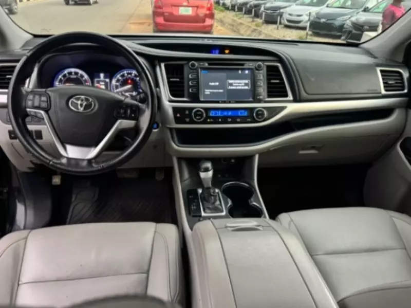 TOYOTA Highlander   - 2016