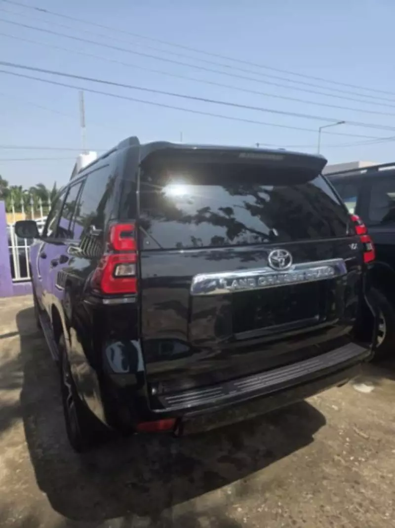 Toyota Landcruiser Prado   - 2023