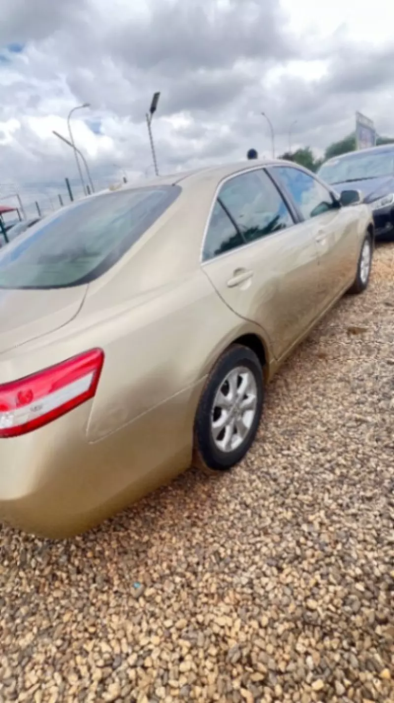 TOYOTA Camry   - 2011