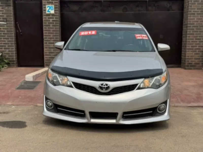 Toyota Camry   - 2013