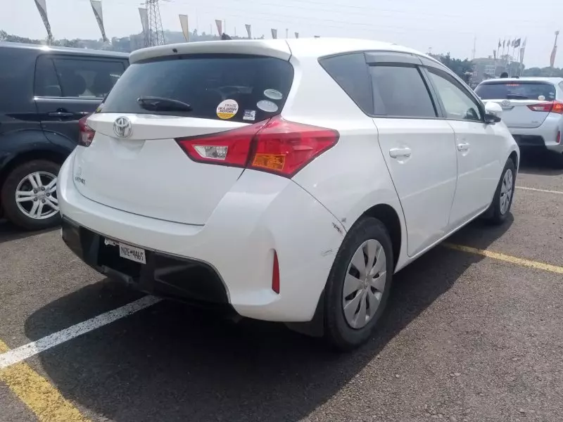 Toyota Auris   - 2012