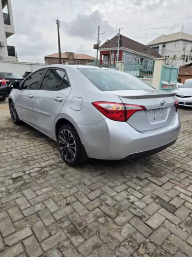 TOYOTA Corolla   - 2015