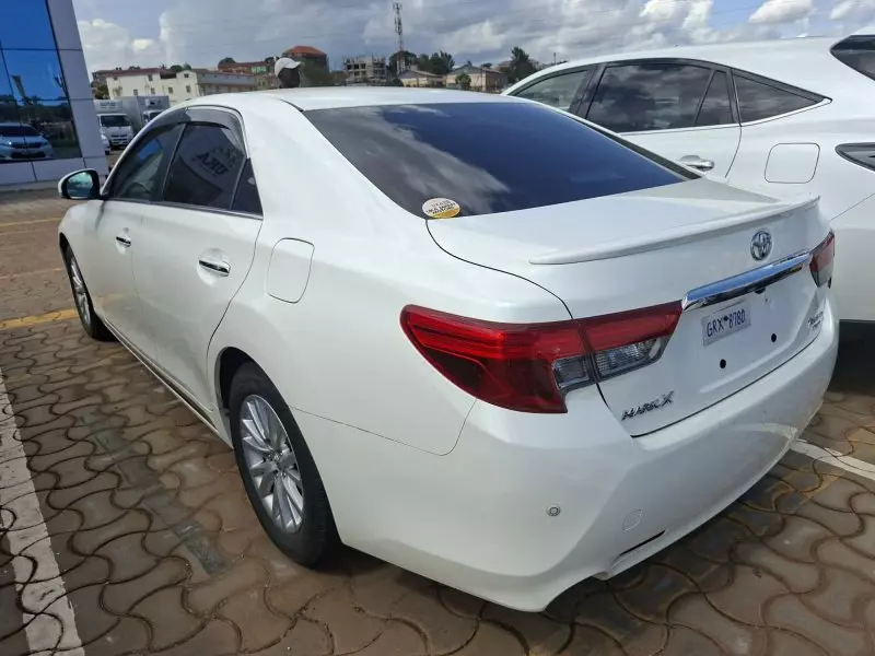 Toyota Mark X   - 2012