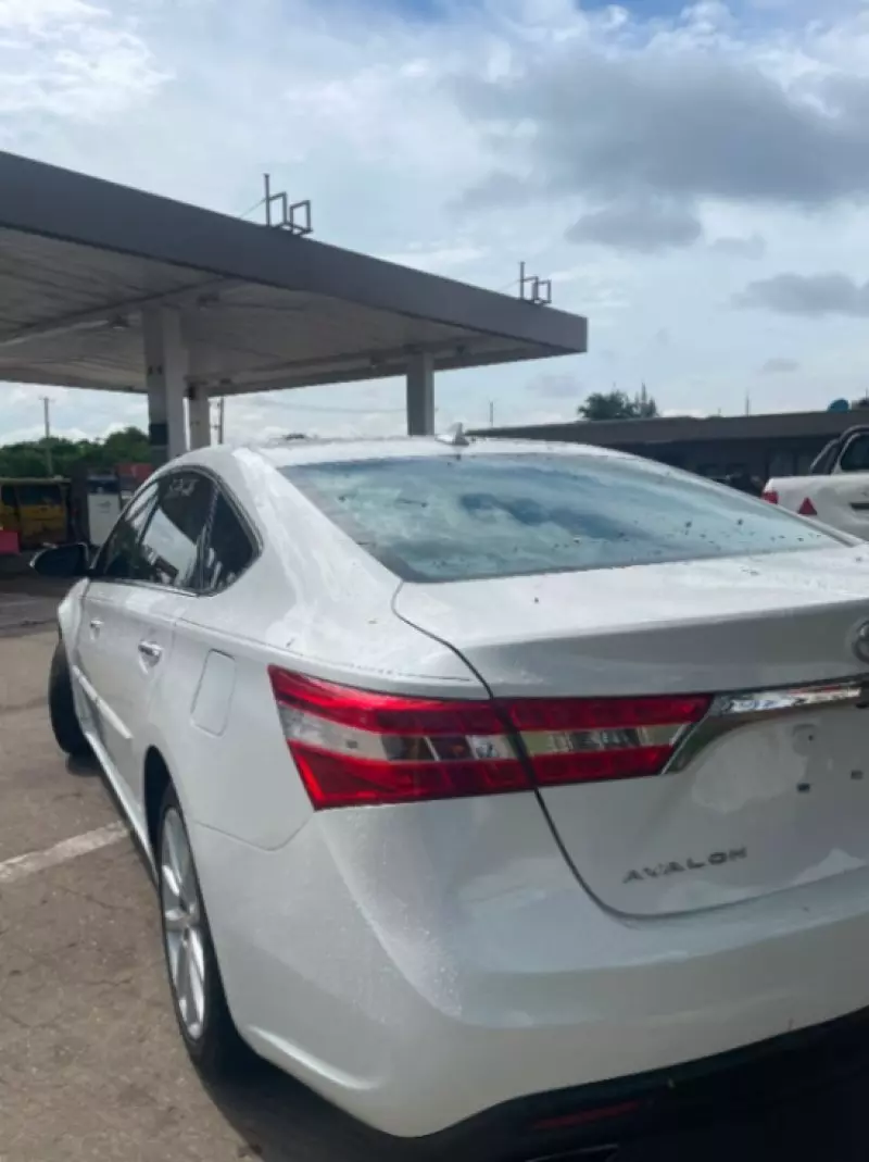 TOYOTA Avalon   - 2015
