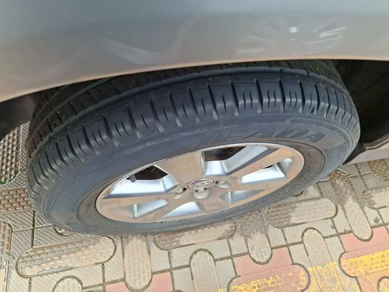 Toyota Harrier   - 2012