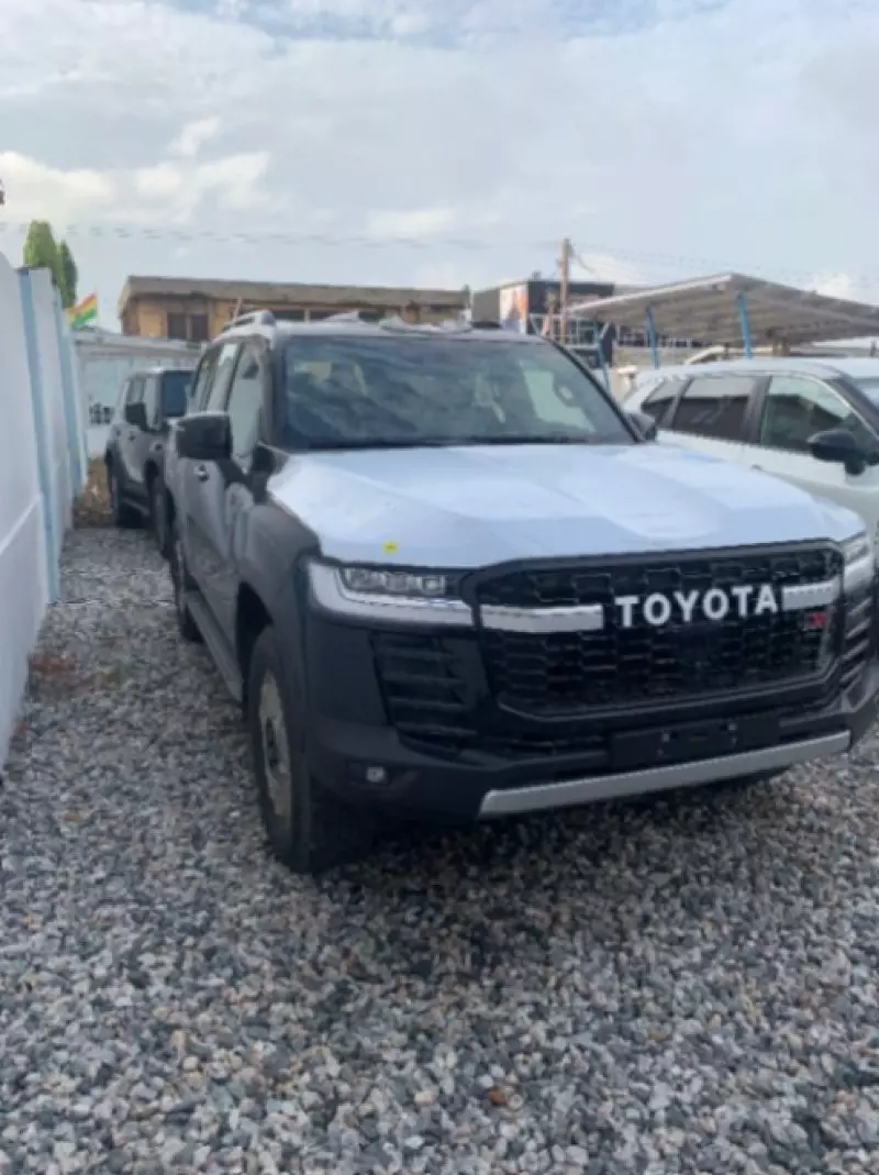 Toyota Landcruiser  V8   - 2025