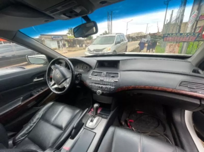 Honda Crosstour   - 2010