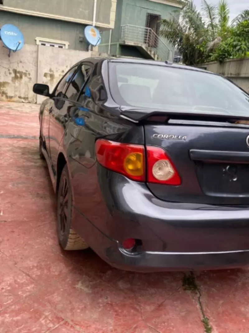 TOYOTA Corolla - 2009