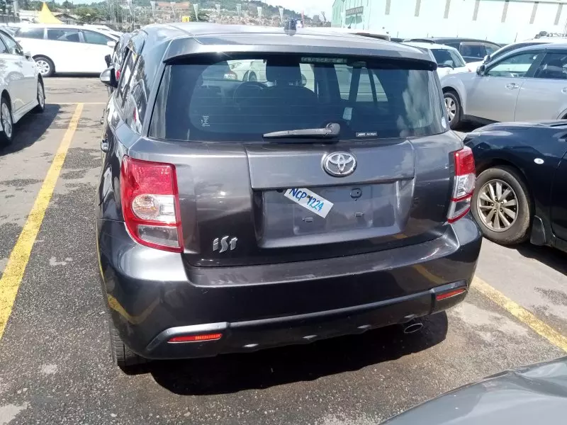 Toyota Ist    - 2012