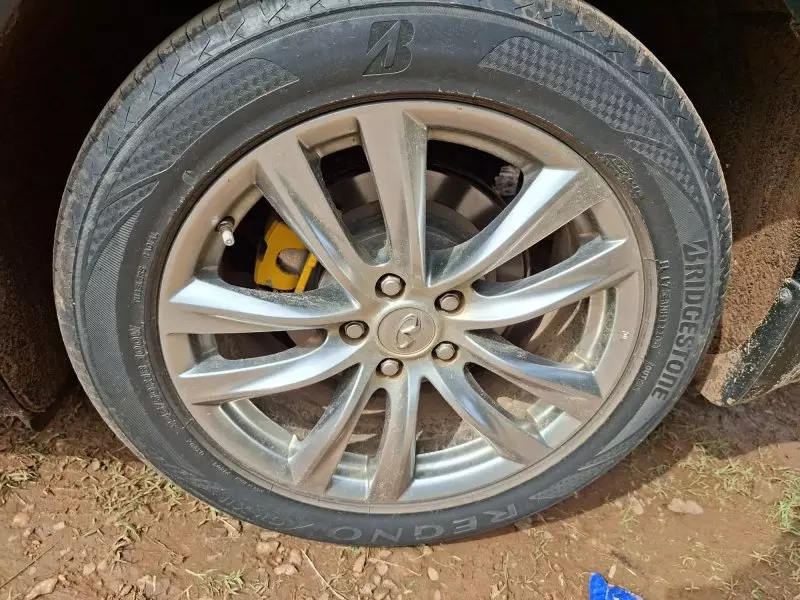 Nissan Fuga Hybrid   - 2015