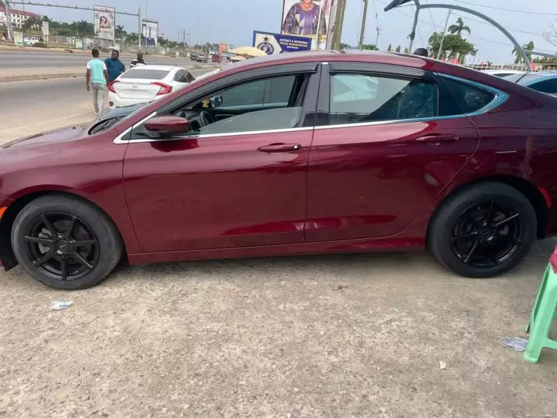 Chrysler 200   - 2015