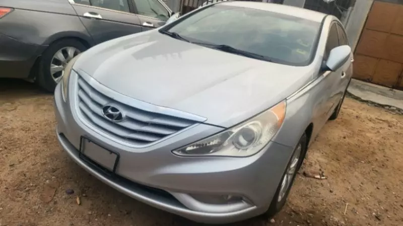 Hyundai Sonata   - 2013