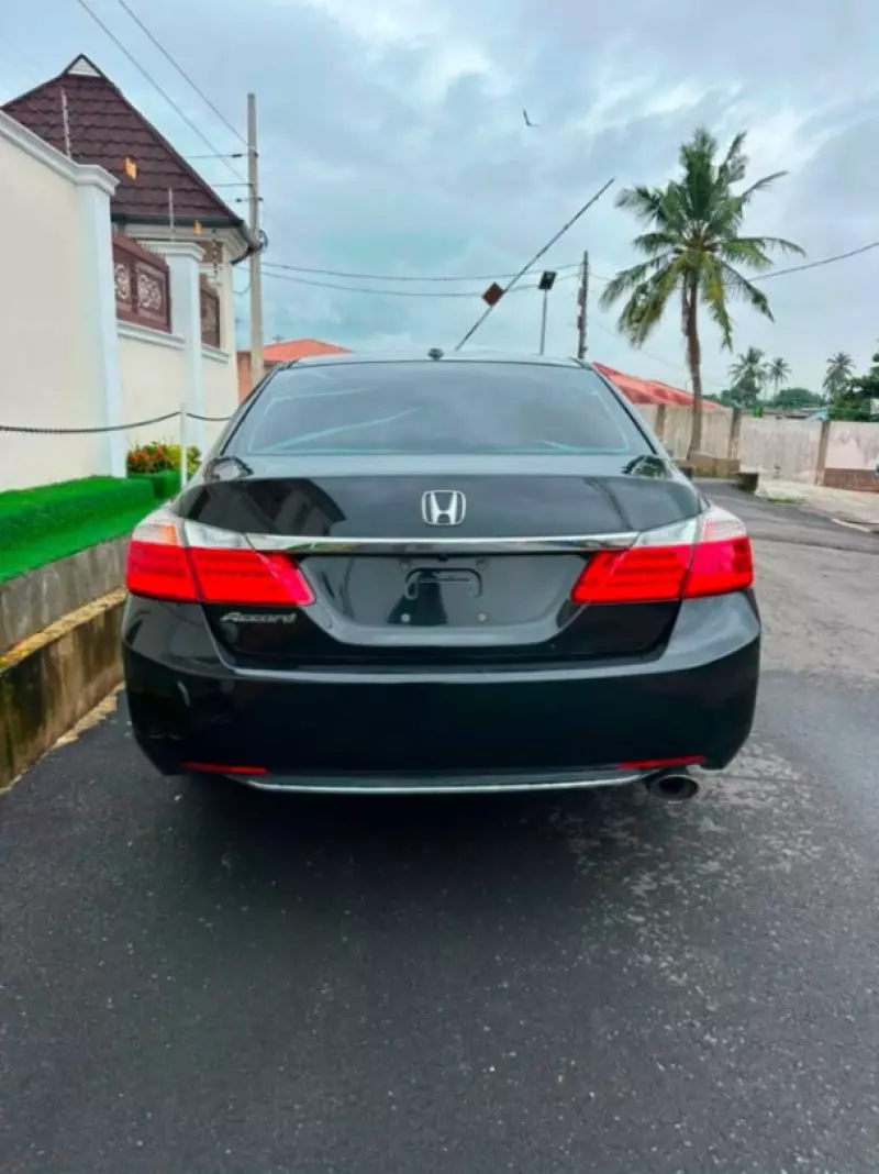 Honda Accord   - 2015