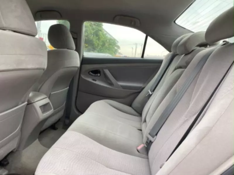 Toyota Camry   - 2010