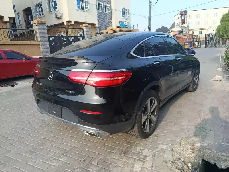 Mercedes-Benz GLC 300   - 2019