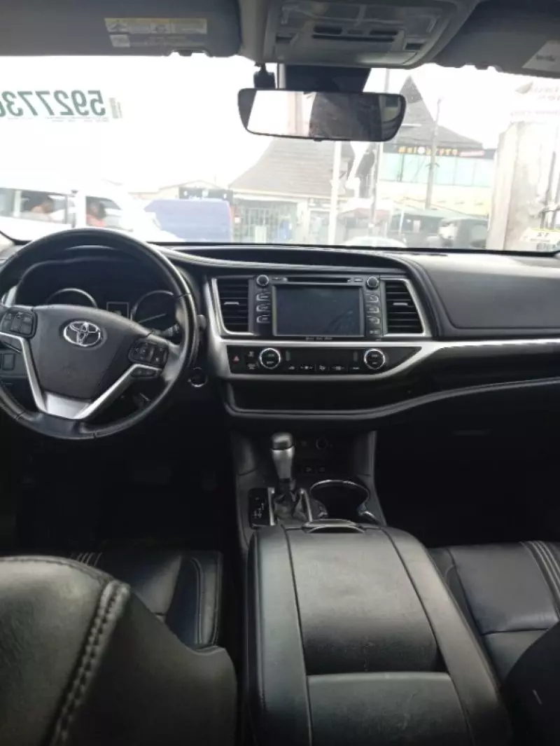 Toyota Highlander   - 2017