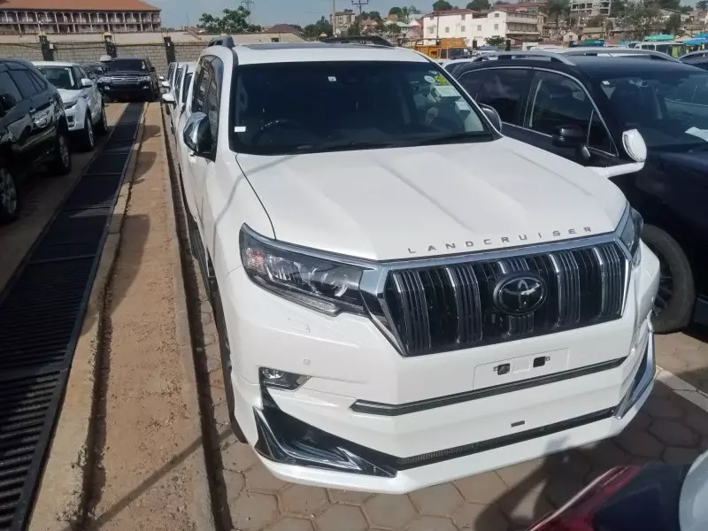 Toyota Landcruiser Prado   - 2019