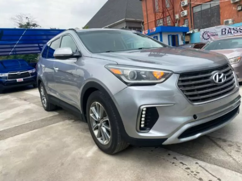 Hyundai Santa Fe   - 2016