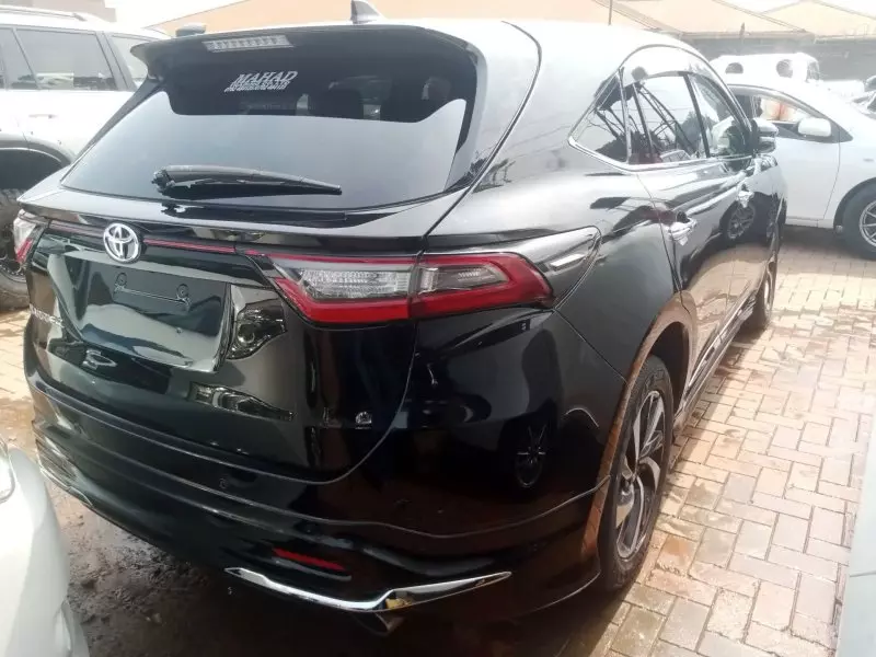 Toyota Harrier   - 2016