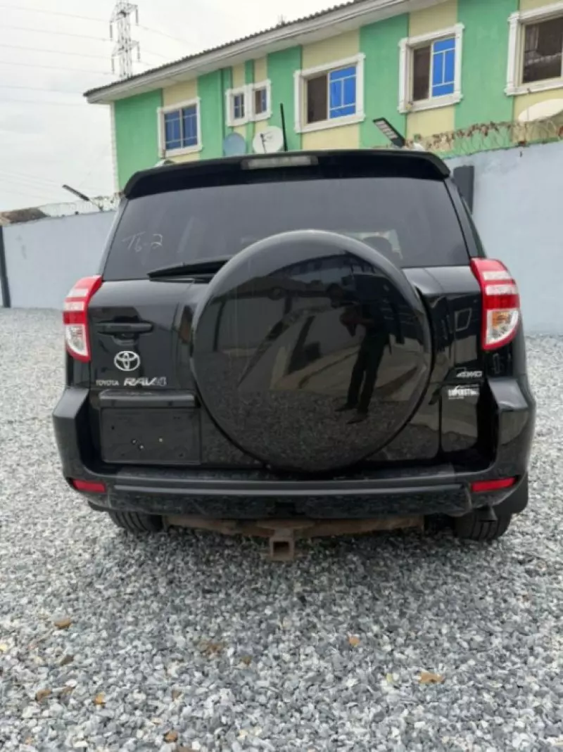 Toyota RAV4   - 2010