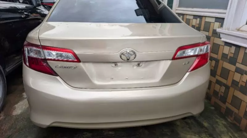 TOYOTA Camry   - 2012