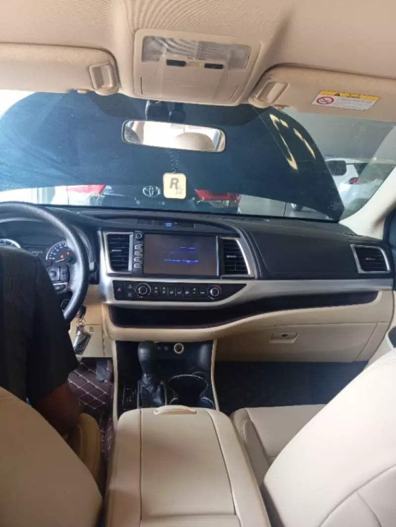 Toyota Highlander   - 2020