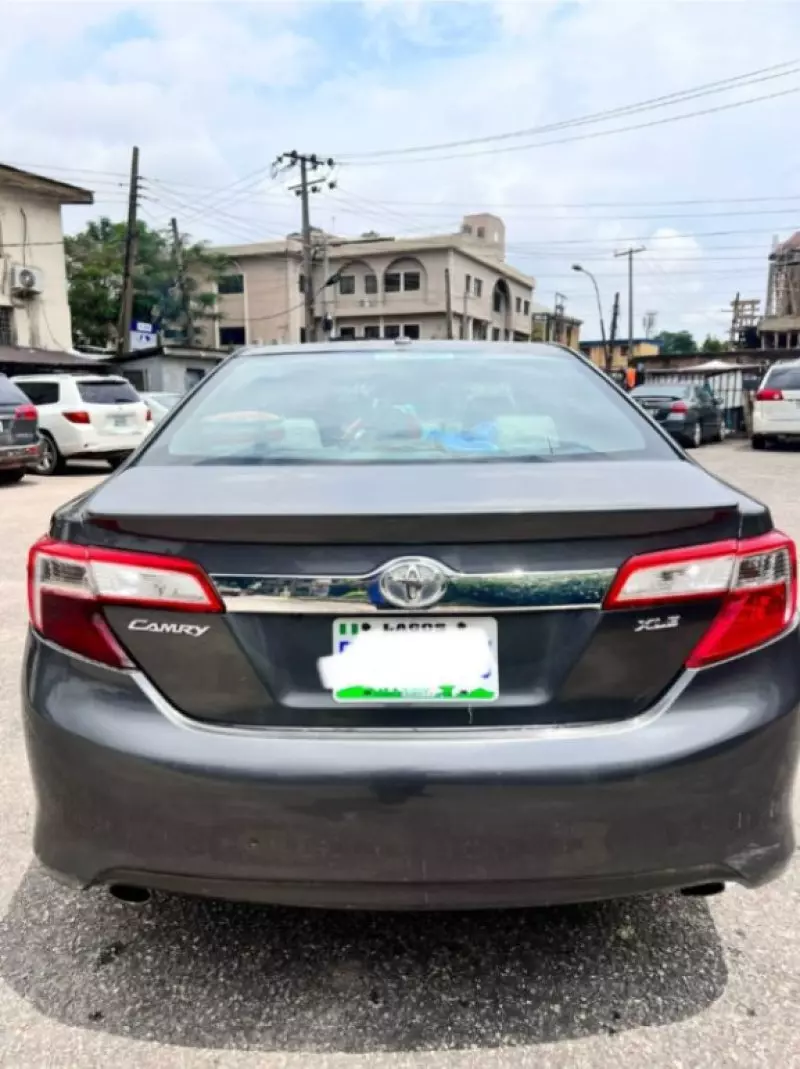TOYOTA Camry   - 2012