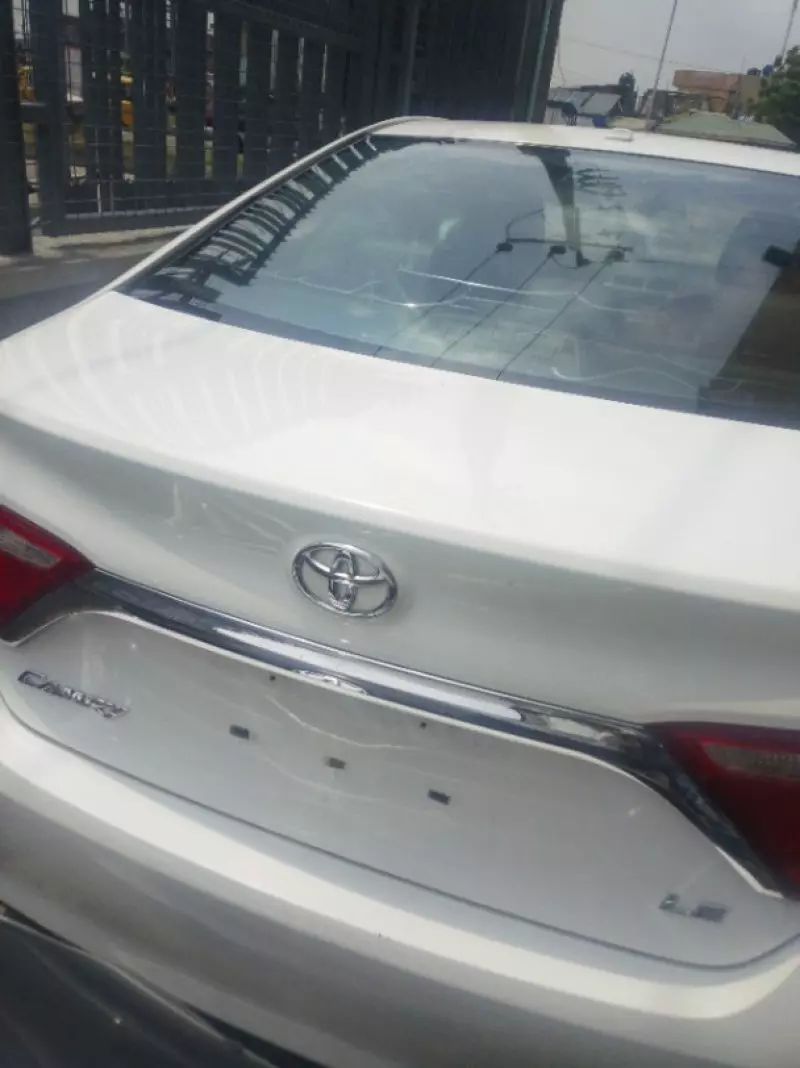 Toyota Camry   - 2016