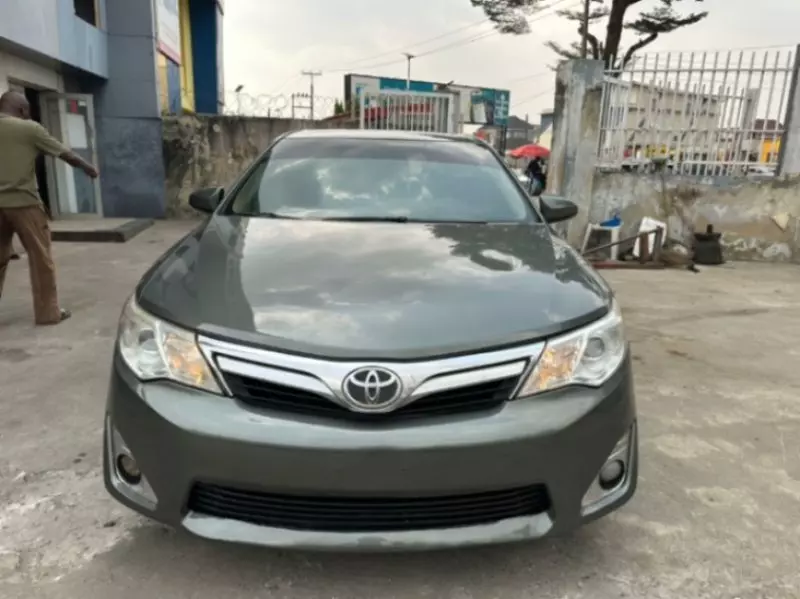 Toyota Camry   - 2013