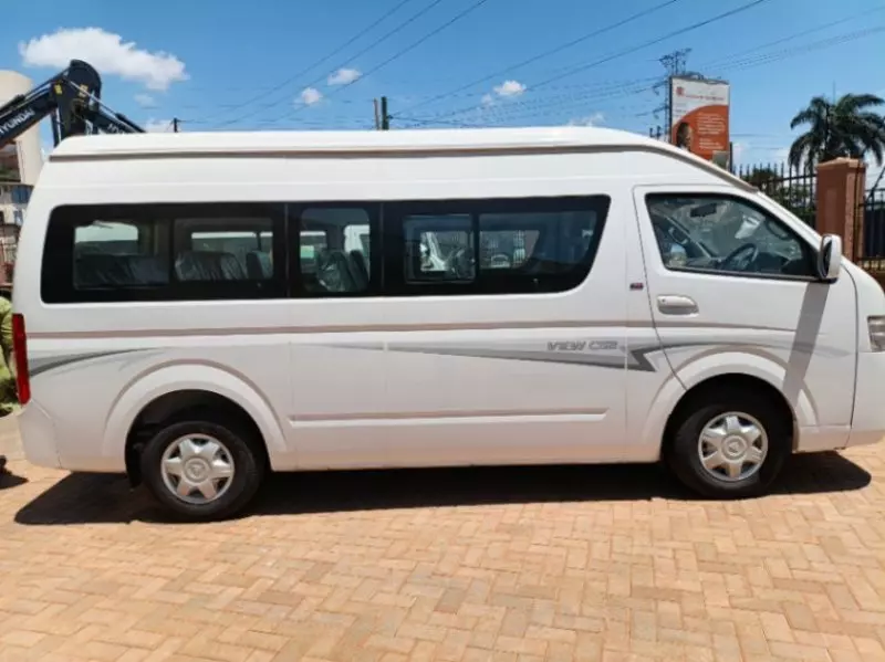 TOYOTA Hiace   - 2013