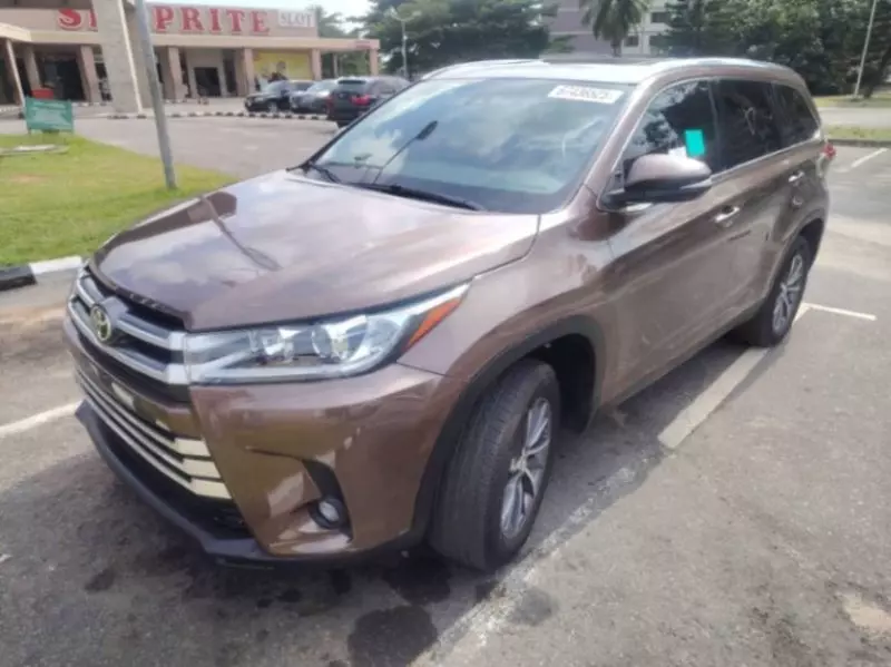 Toyota Highlander   - 2019