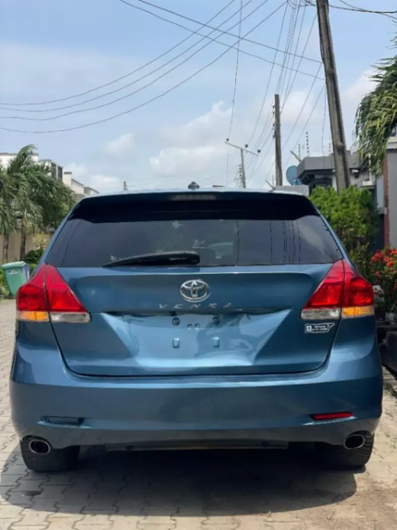Toyota Venza   - 2013