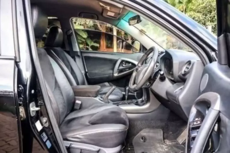 Toyota Vanguard    - 2012