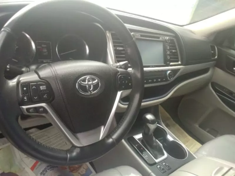 Toyota Highlander   - 2014