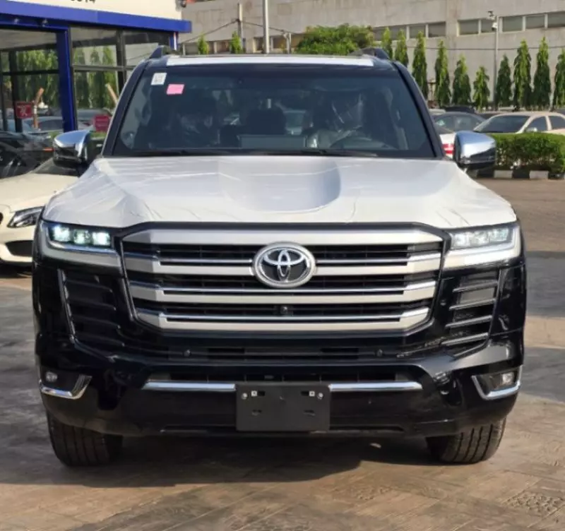 Toyota Land Cruiser   - 2025