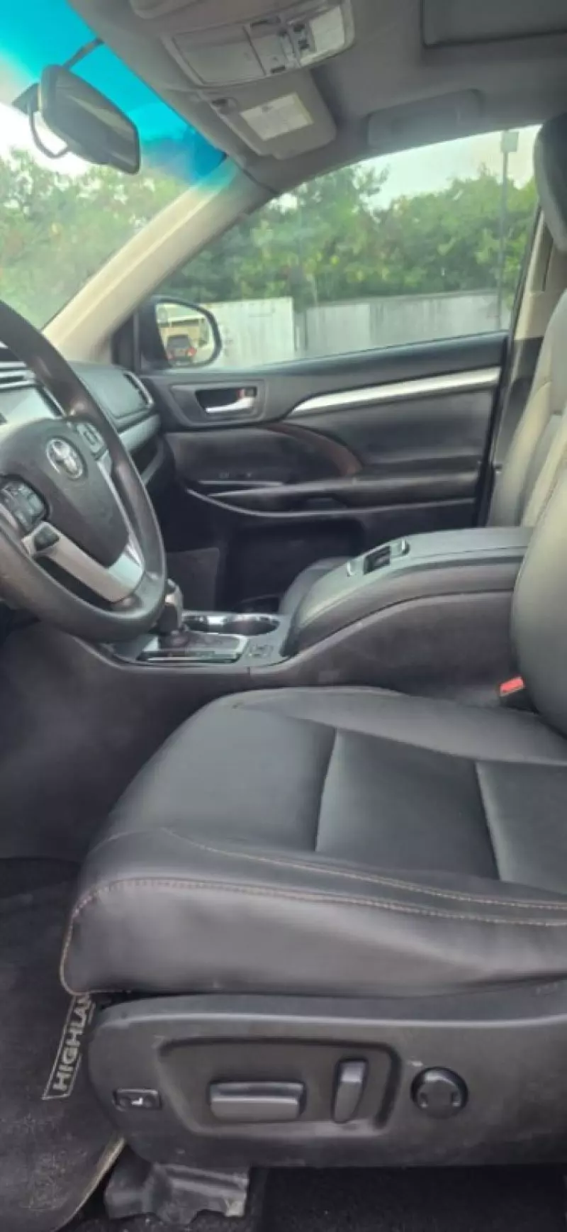 Toyota Highlander   - 2017