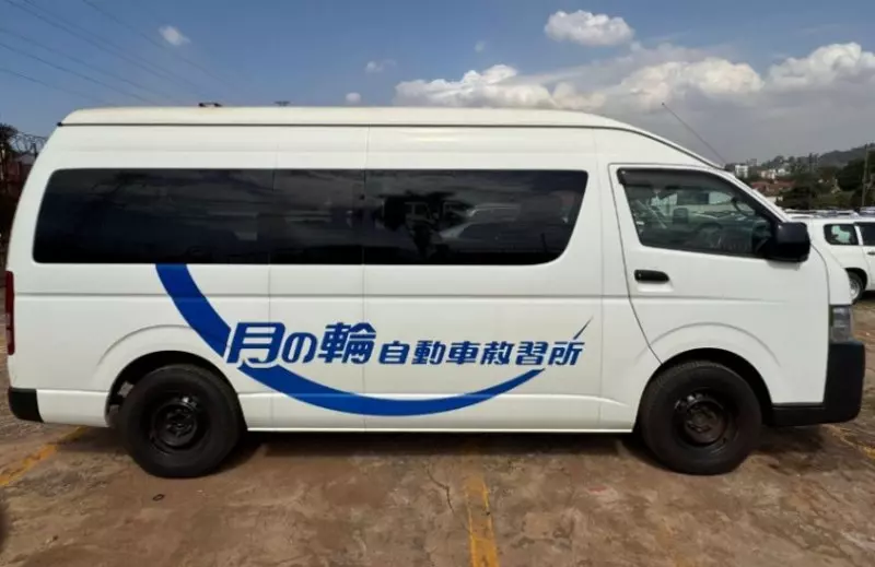 TOYOTA Hiace - 2015