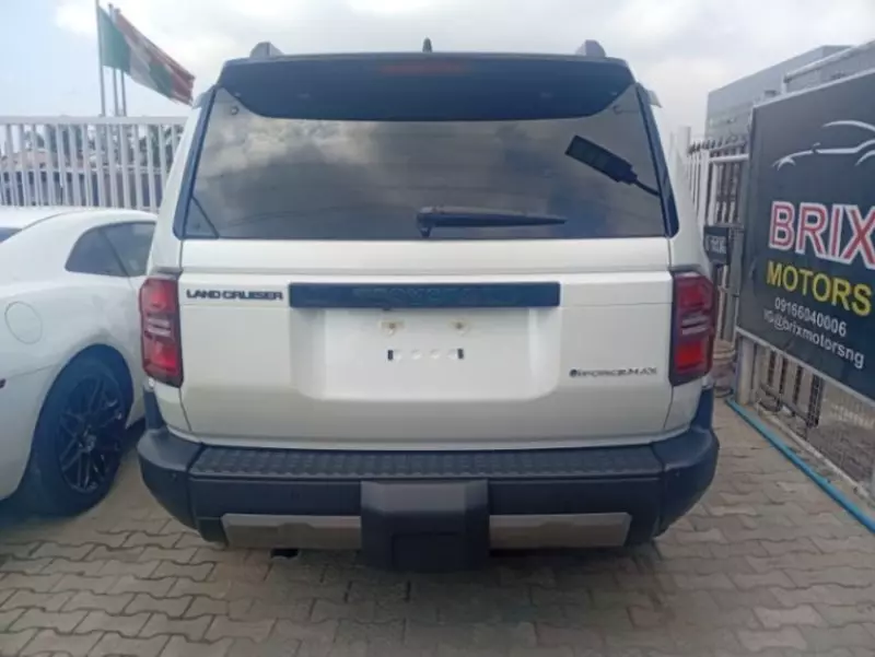 Toyota Land Cruiser   - 2025