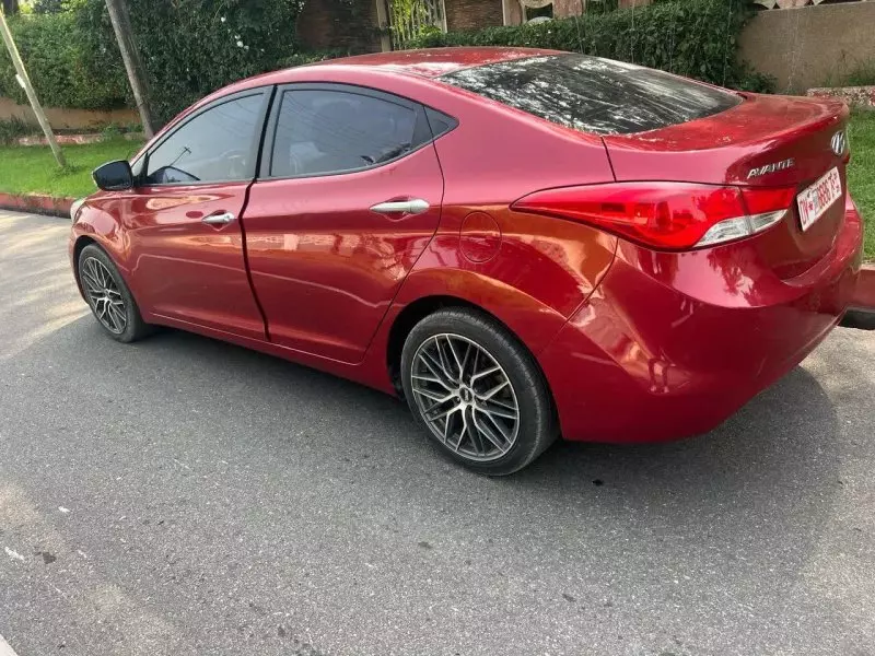 Hyundai Elantra   - 2013